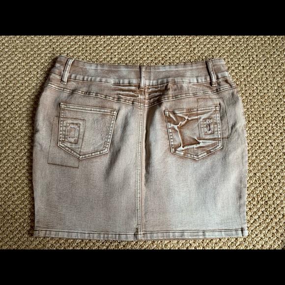 Style J Fashion Daisy Denim Mini Skirt (size 32) - Picture 8 of 14